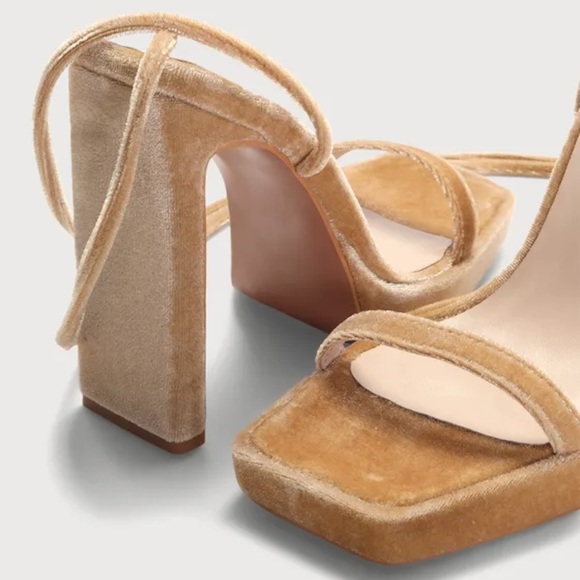 ✨BNWT - Lulus Guesty Champagne Velvet Lace-Up High Heel Sandals - size 8… - Picture 3 of 5